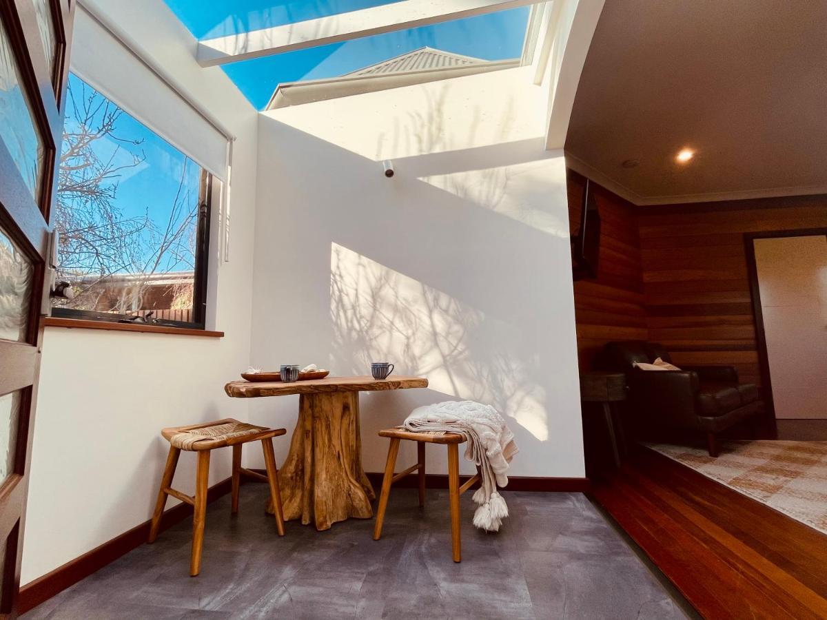 Grape Juice Retreat Rustic Romantic Gateway 5Mins To Beaches & Town Margaret River Esterno foto